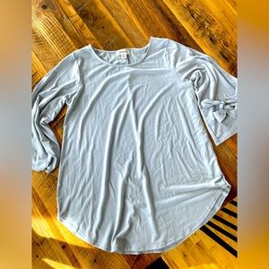 Light grey top